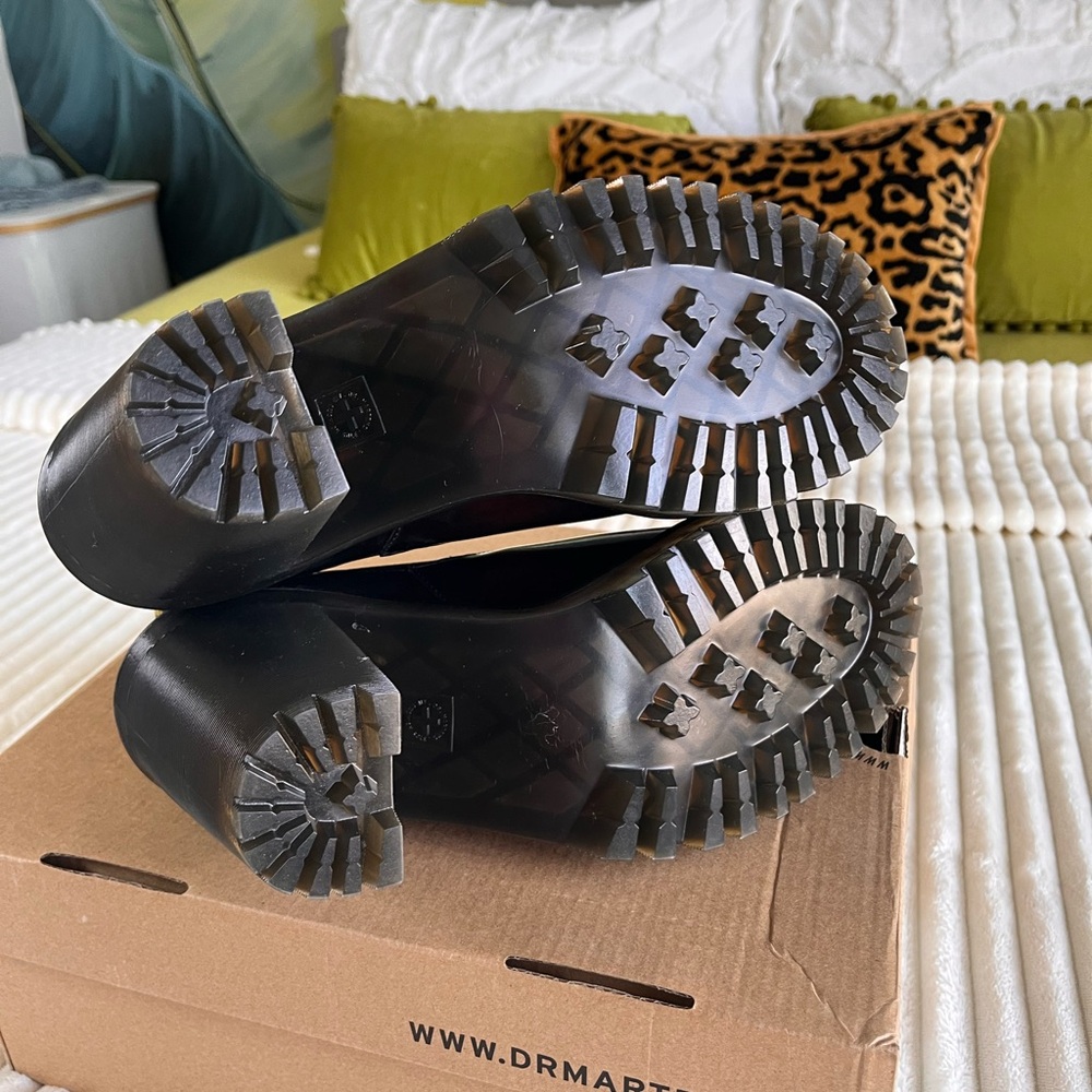 Dr Martens Hurston Cherry Red Platform Lug Chelsea Heeled Boots Size 9 NIB - Picture 7 of 9